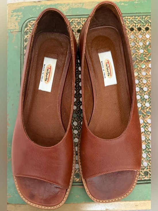 Talbots Shoes - Talbots Italian Brown Leather Peep Toe Flat Sandals Size 8 Narrow